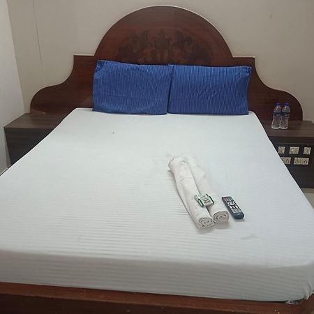 Sree Balaji Hotel - Lodge Канниякумари Экстерьер фото