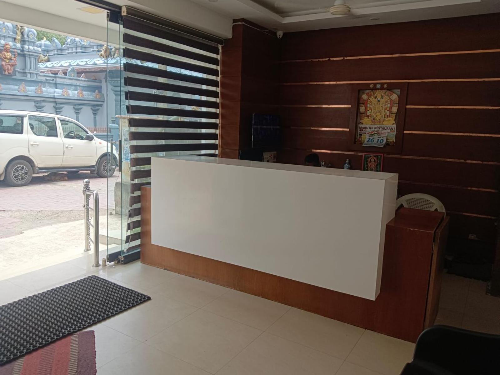 Sree Balaji Hotel - Lodge Канниякумари Экстерьер фото